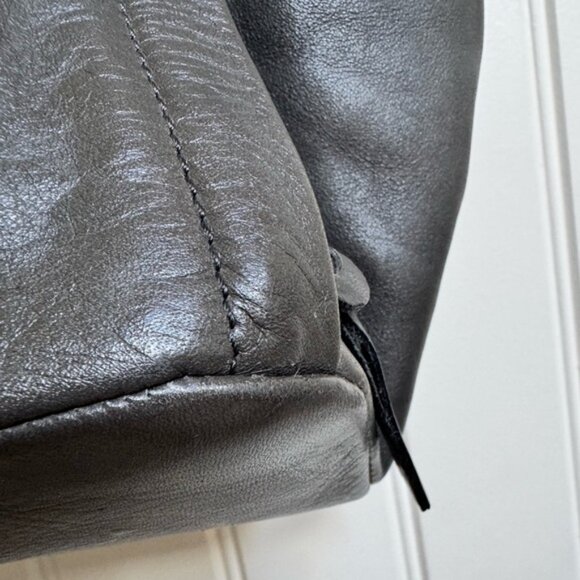 Via de Ginori Firenze Grey Leather Tulip Expandable Shoulder Bag. 10x15x7.5 - Picture 5 of 10